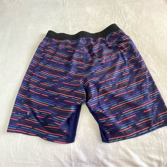 LULULEMON T.H.E. SHORT 9” w/LINER - Picture 5 of 10